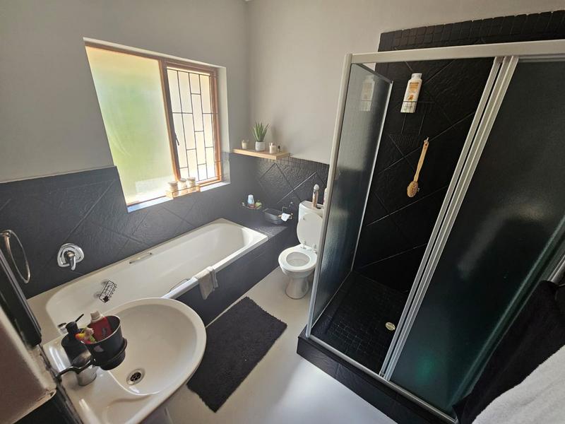 3 Bedroom Property for Sale in Paradise Beach Eastern Cape